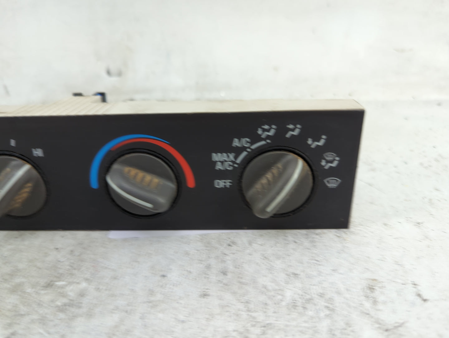 2001-2007 Gmc Savana 3500 Climate Control Module Temperature AC/Heater Replacement P/N:16202950 Fits OEM Used Auto Parts - O