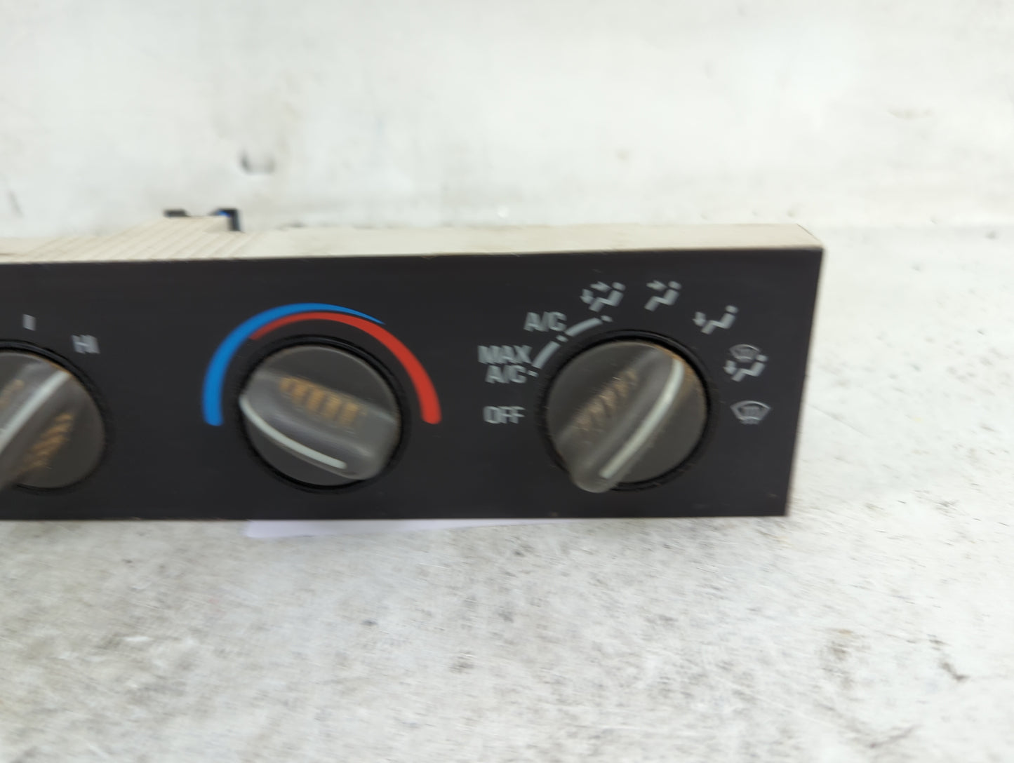2001-2007 Gmc Savana 3500 Climate Control Module Temperature AC/Heater Replacement P/N:16202950 Fits OEM Used Auto Parts - O