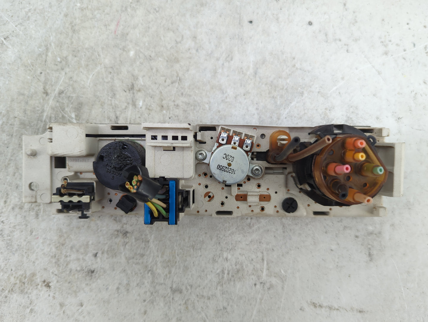 2001-2007 Gmc Savana 3500 Climate Control Module Temperature AC/Heater Replacement P/N:16202950 Fits OEM Used Auto Parts - O