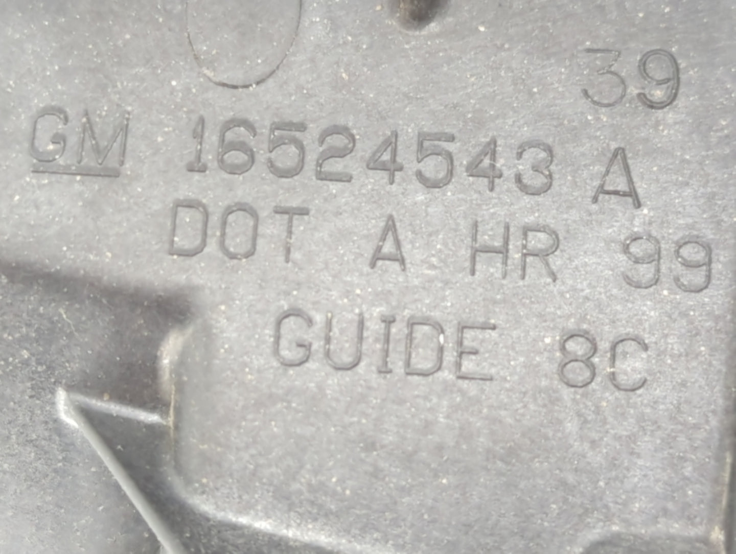 2007-2007 Gmc Sierra Passenger Right Oem Head Light Headlight Lamp - Oemusedautoparts1.com