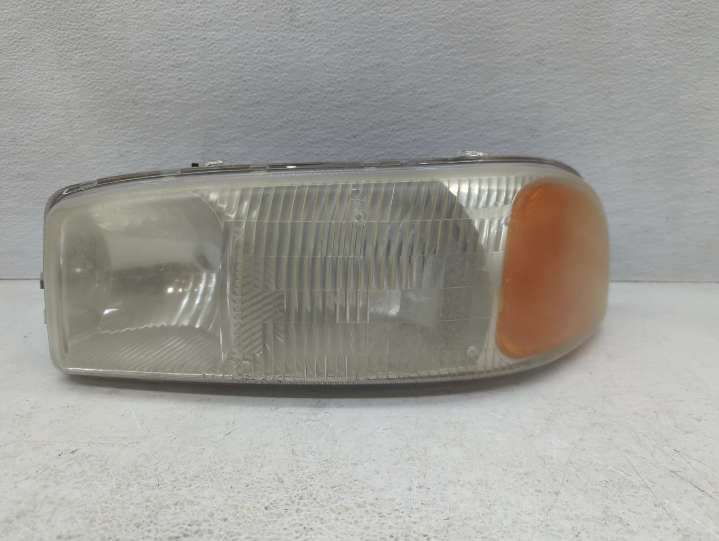 2006-2007 Gmc Sierra 1500 Driver Left Oem Head Light Headlight Lamp - Oemusedautoparts1.com