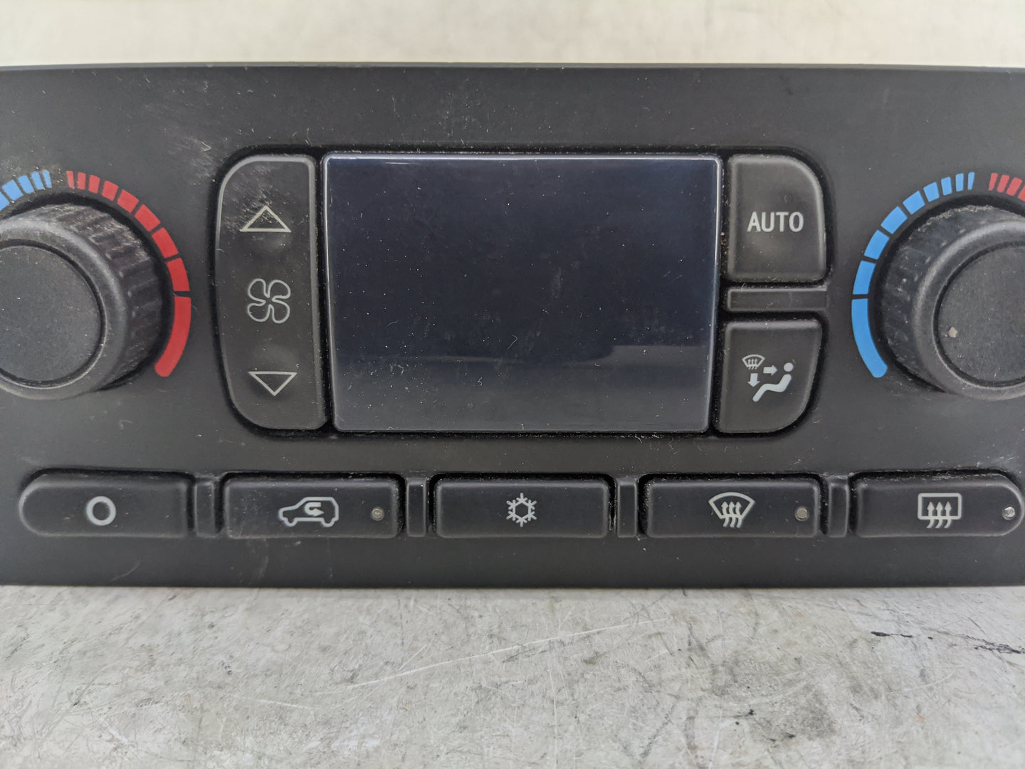 2004-2007 Gmc Sierra 1500 Climate Control Module Temperature AC/Heater Replacement P/N:18333 53272 Fits Fits 2004 2005 2006 