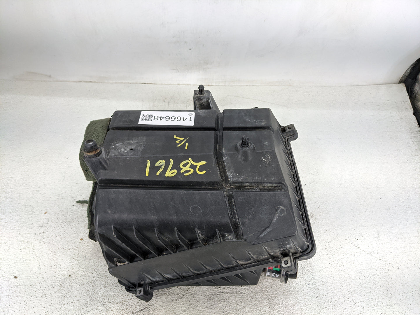 2007 Gmc Sierra 1500 Air Cleaner Intake-duct Hose Tube - Oemusedautoparts1.com