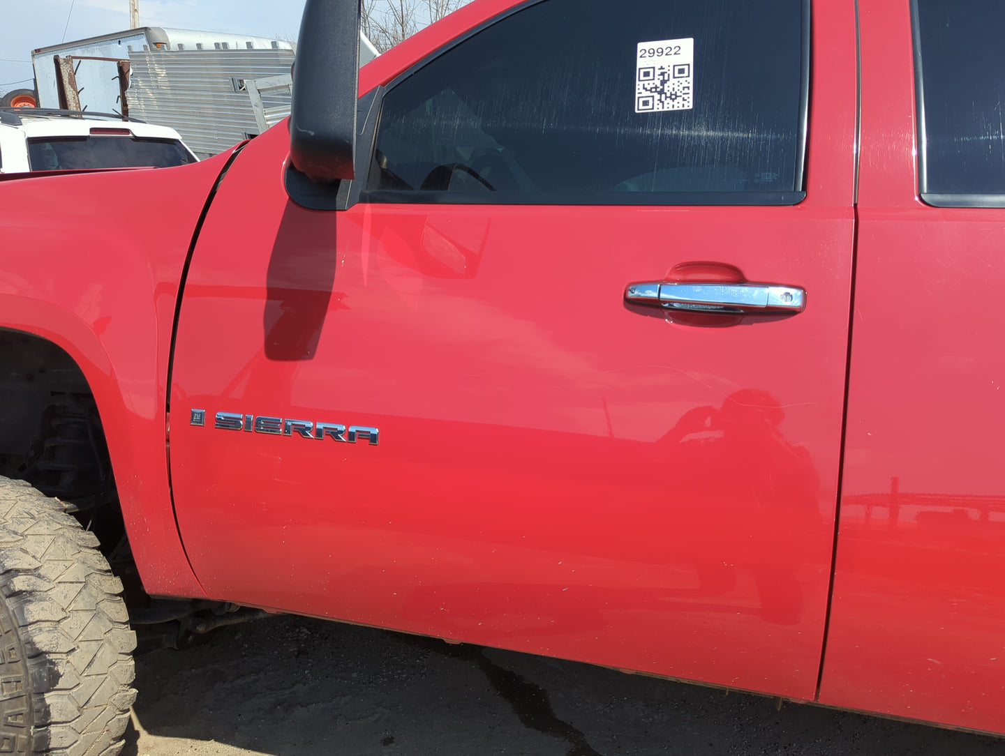 2007-2009 Gmc Sierra 1500 Driver Front Door Oem - Oemusedautoparts1.com