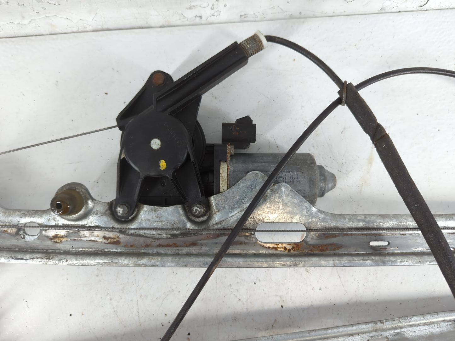 1999-2007 Gmc Sierra 1500 Driver Left Front Window Regulator - Oemusedautoparts1.com