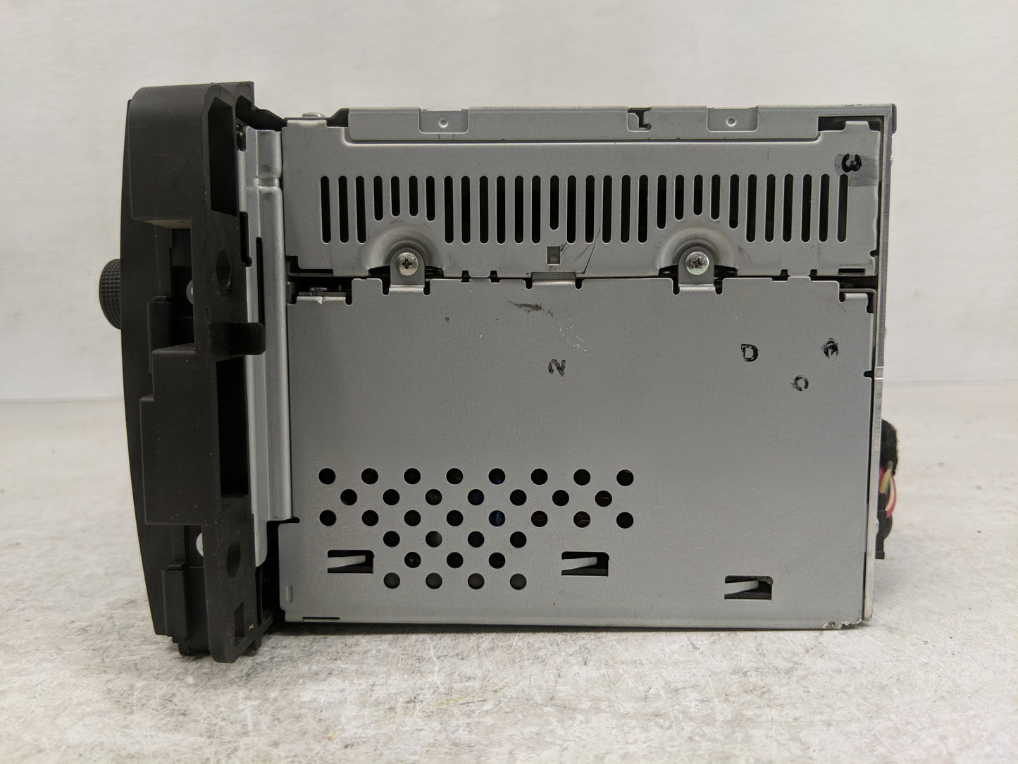 2007 Gmc Yukon Radio AM FM Cd Player Receiver Replacement P/N:DW468100-5770 15940103 Fits OEM Used Auto Parts - Oemusedautop