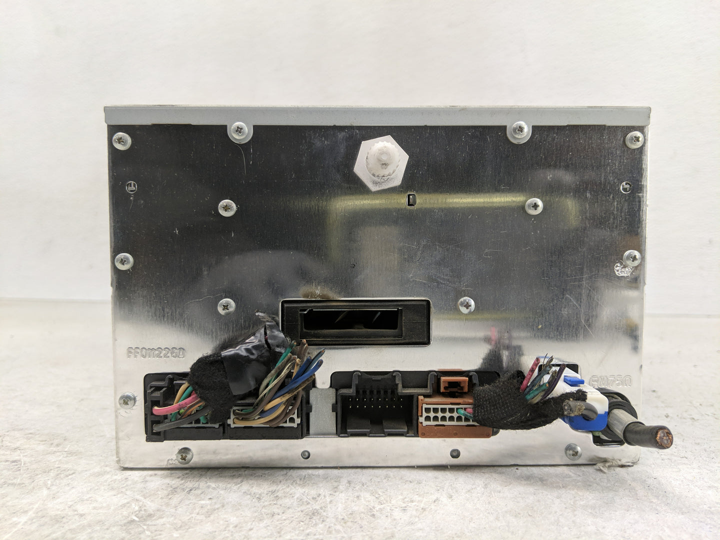 2007 Gmc Yukon Radio AM FM Cd Player Receiver Replacement P/N:DW468100-5770 15940103 Fits OEM Used Auto Parts - Oemusedautop