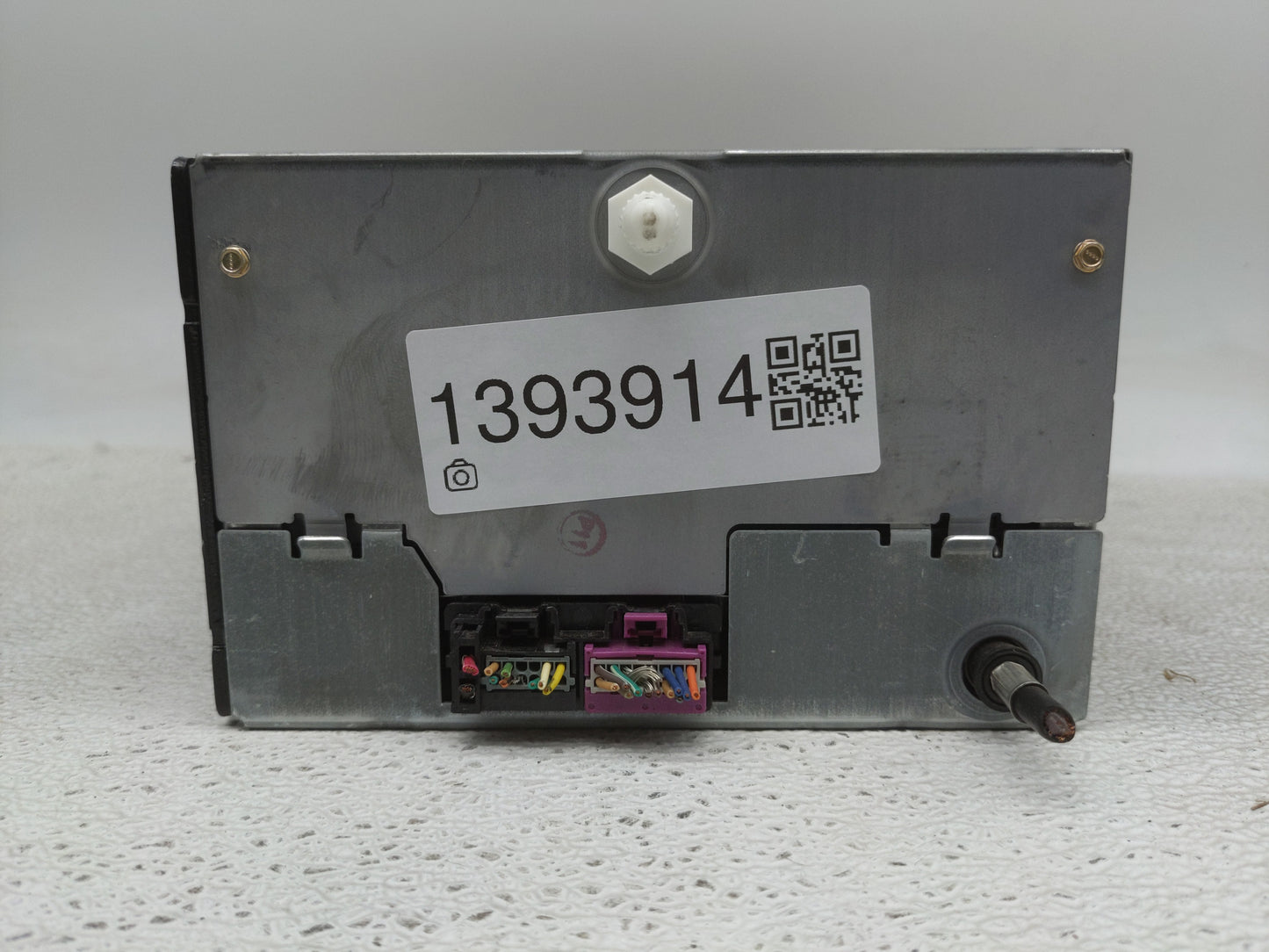 2007-2009 Gmc Yukon Radio AM FM Cd Player Receiver Replacement P/N:25782842 Fits Fits 2007 2008 2009 2010 OEM Used Auto Part