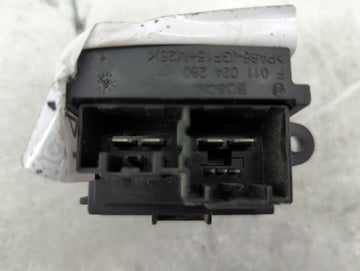 2007 Gmc Yukon Body Control Module Bcm F011024280 - Oemusedautoparts1.com