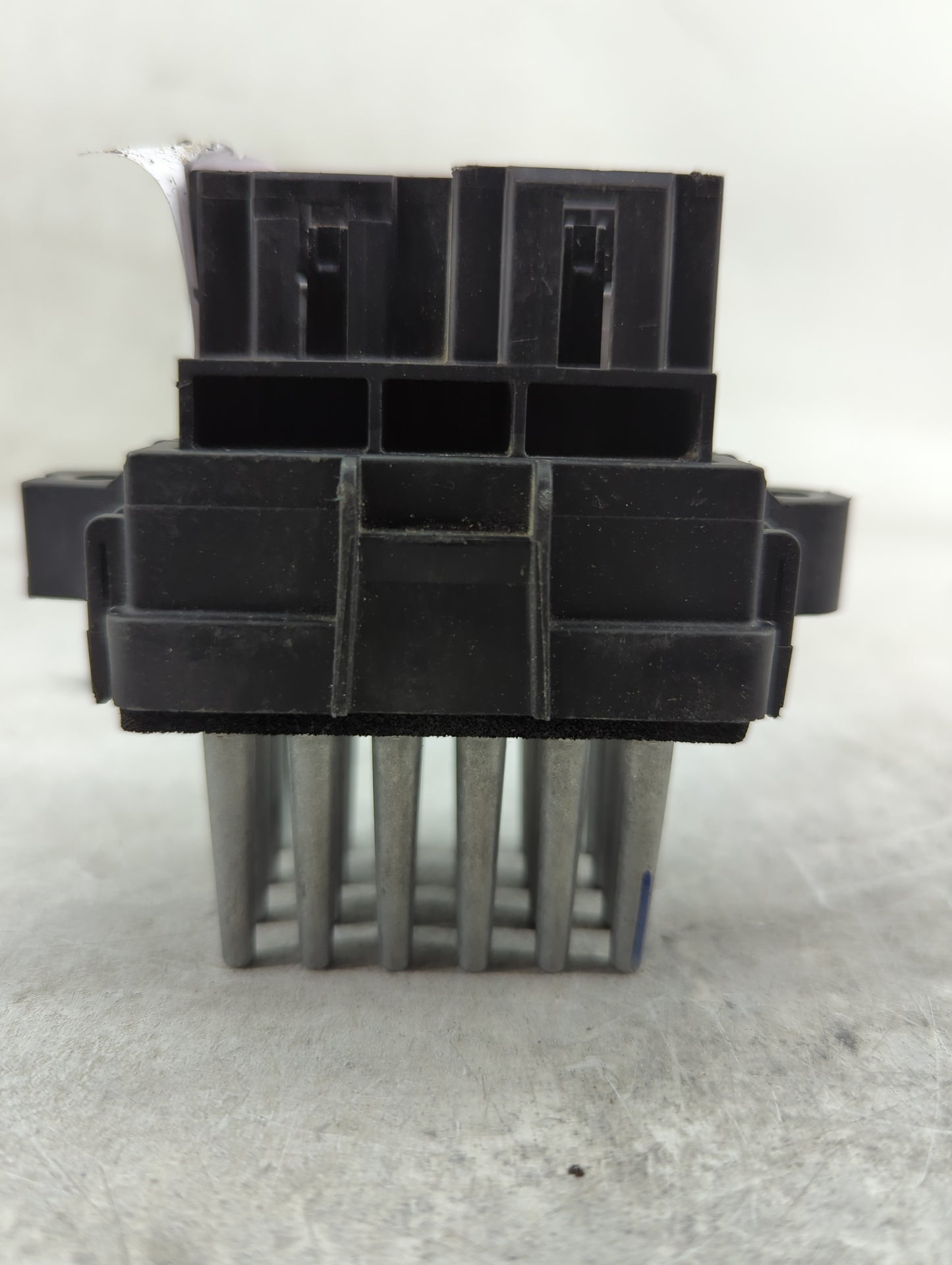 2007 Gmc Yukon Body Control Module Bcm Inner Cabin Fuse Box F011024280 - Oemusedautoparts1.com