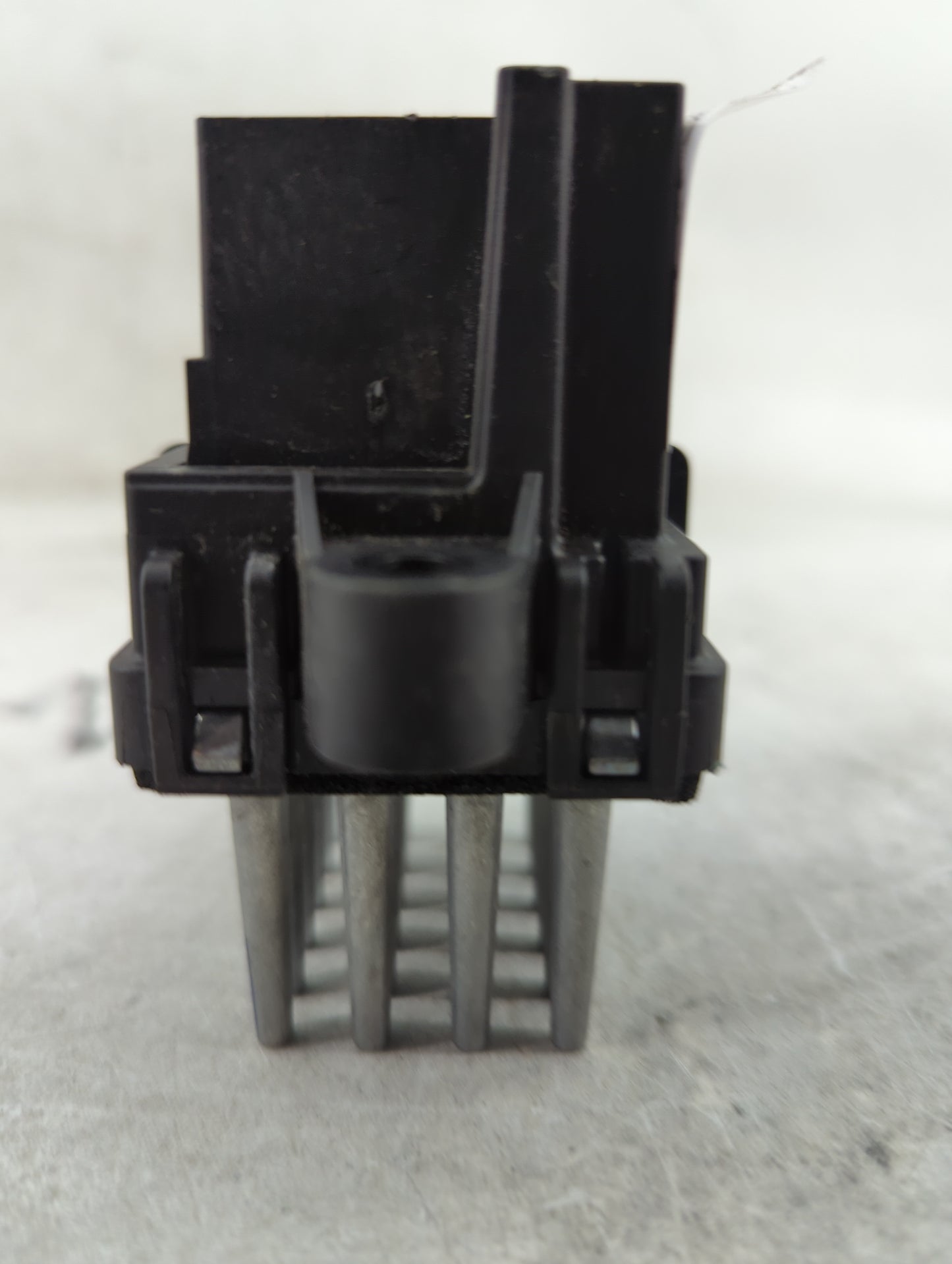 2007 Gmc Yukon Body Control Module Bcm Inner Cabin Fuse Box F011024280 - Oemusedautoparts1.com
