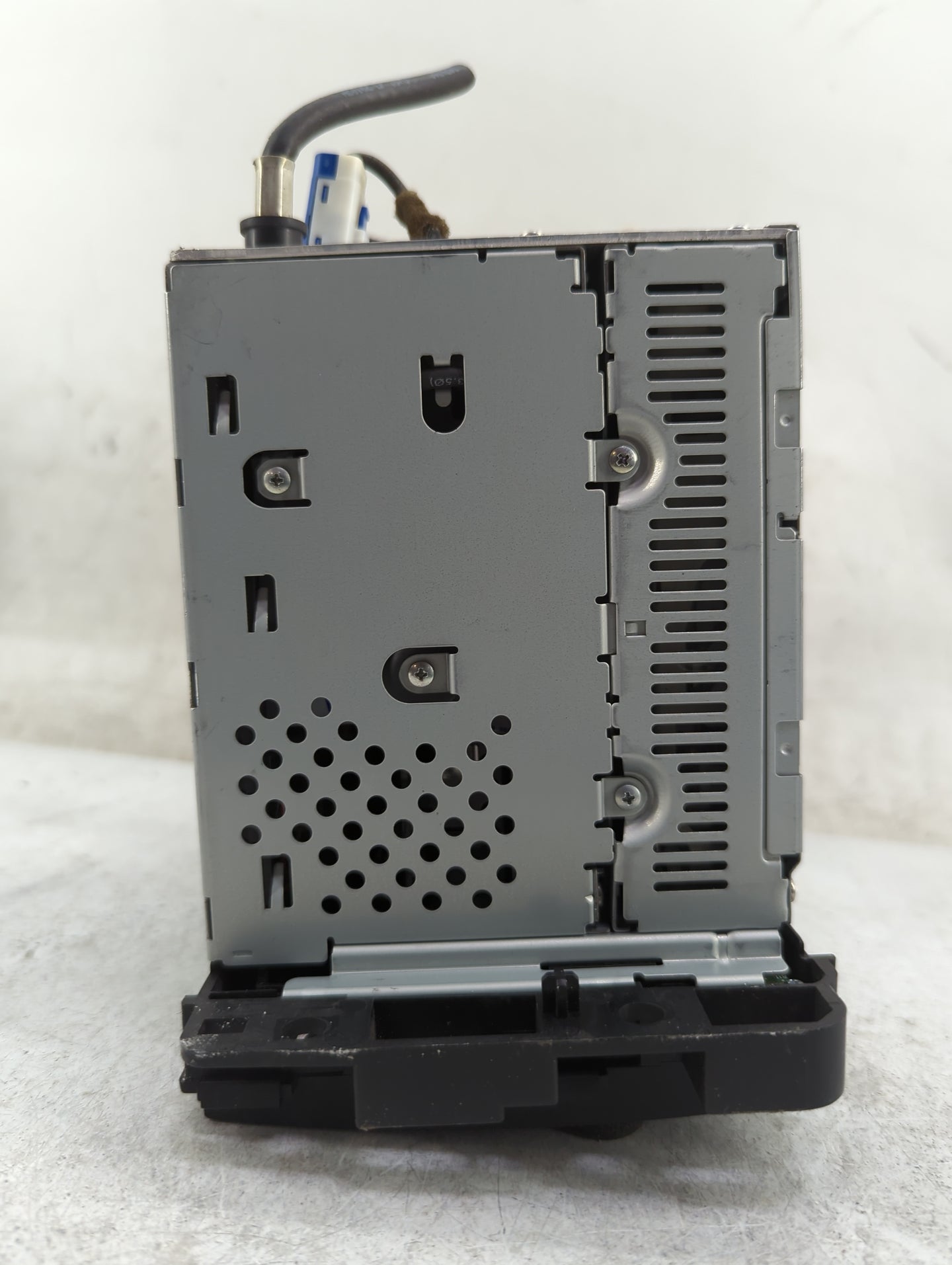 2007 Gmc Yukon Radio AM FM Cd Player Receiver Replacement P/N:15882766 DW468100-5174 Fits OEM Used Auto Parts - Oemusedautop