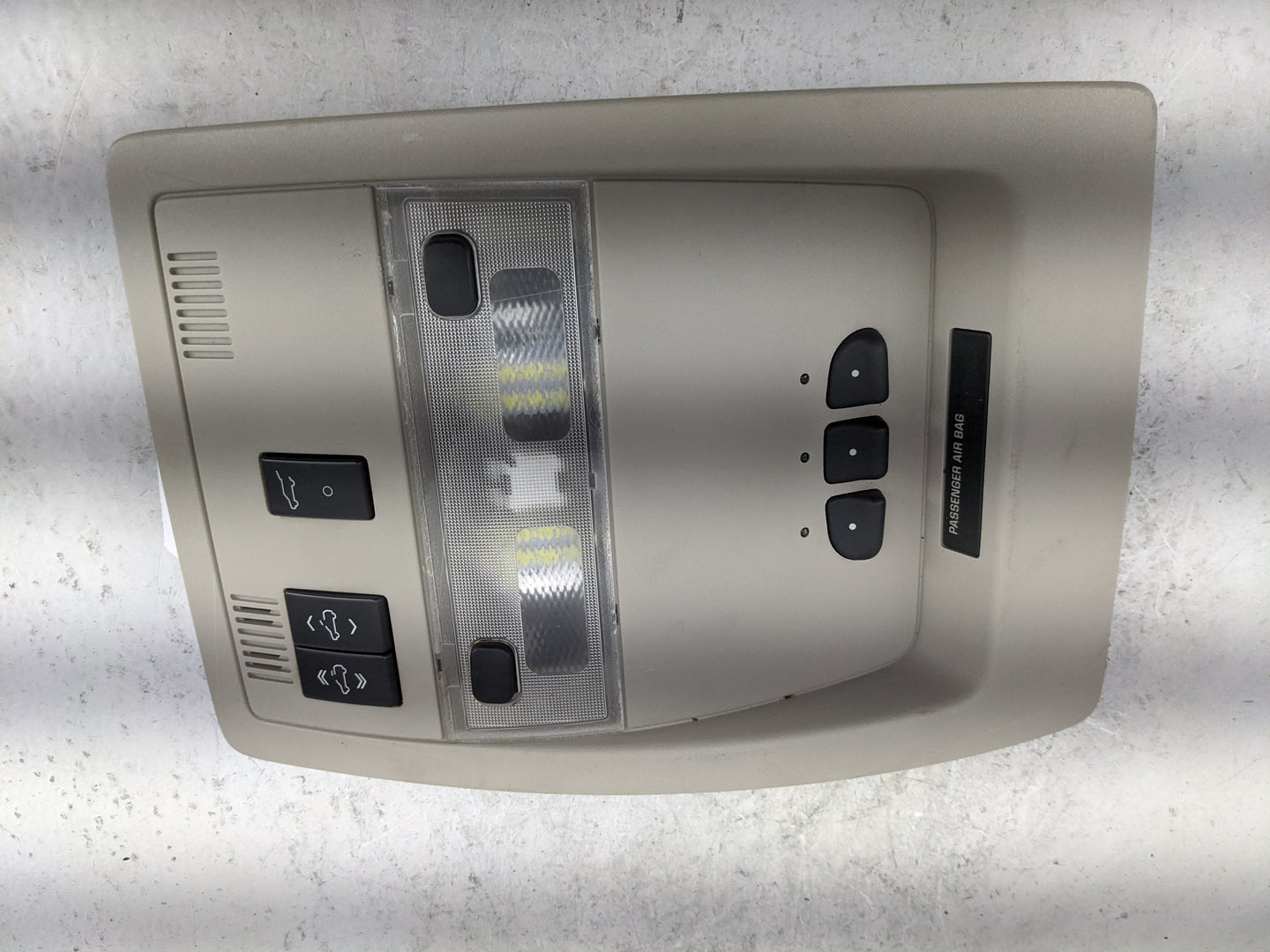 2007-2009 Gmc Yukon Overhead Console W/rear Climate Control Tan - Oemusedautoparts1.com