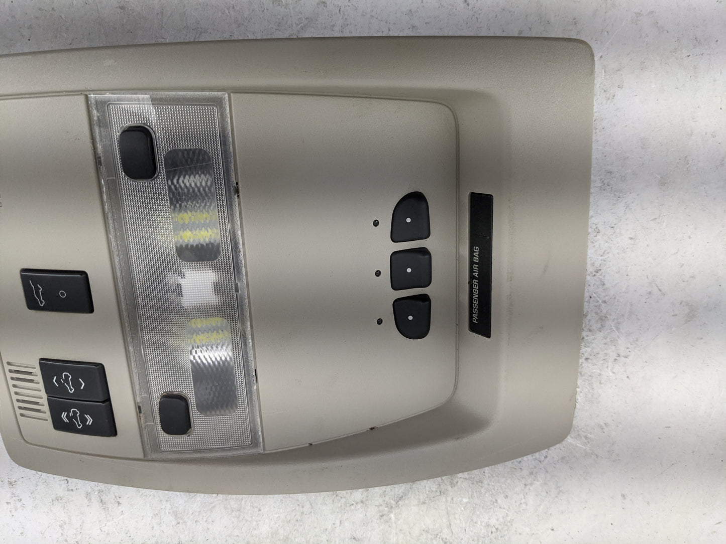 2007-2009 Gmc Yukon Overhead Console W/rear Climate Control Tan - Oemusedautoparts1.com