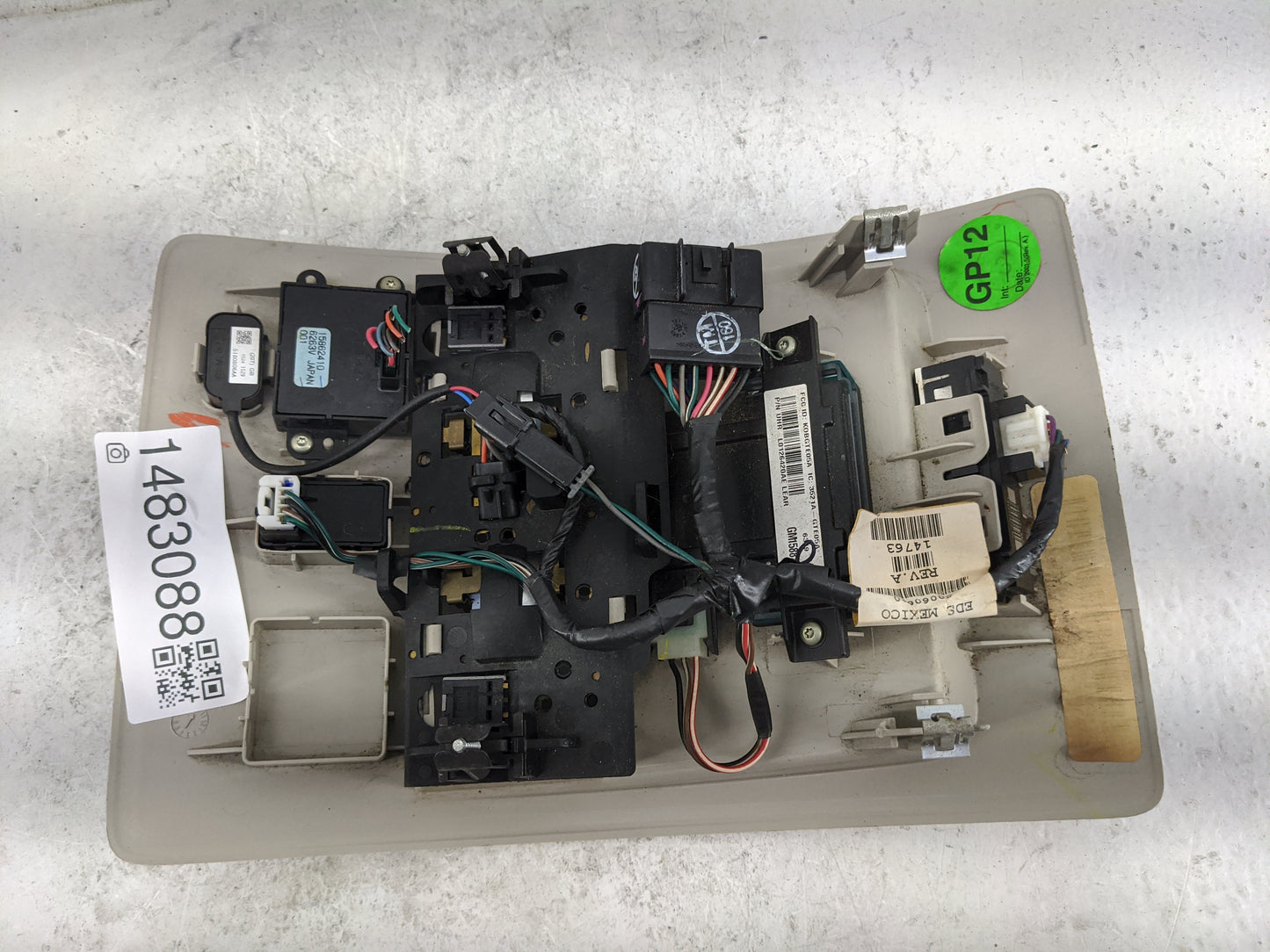 2007-2009 Gmc Yukon Overhead Console W/rear Climate Control Tan - Oemusedautoparts1.com