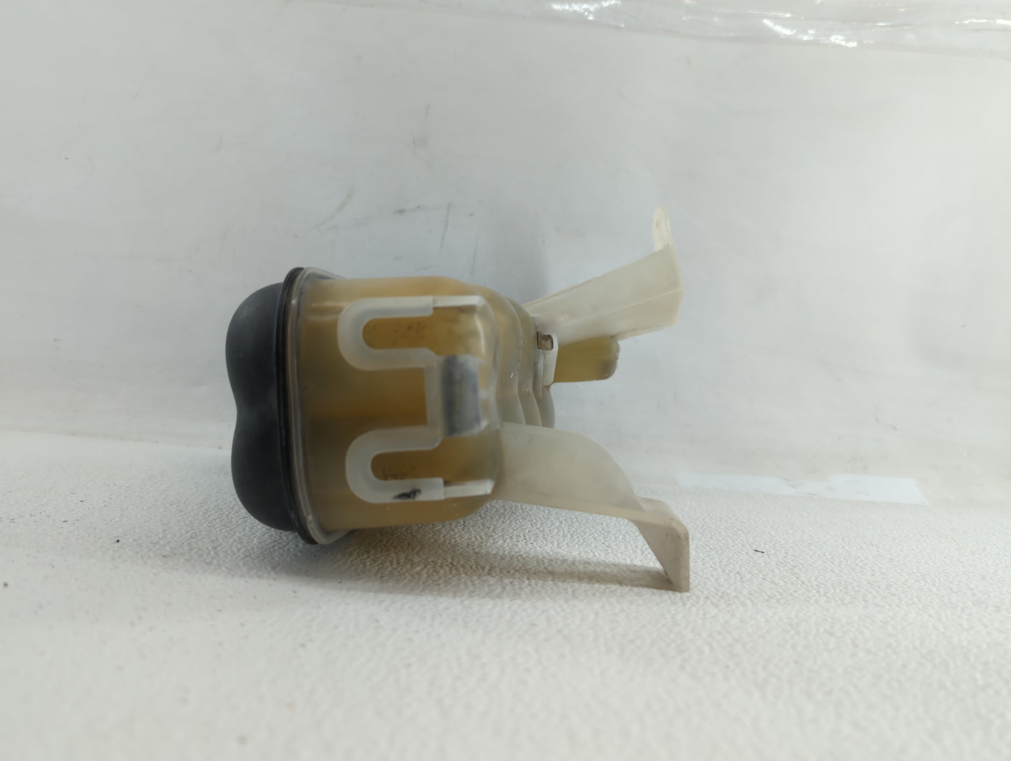 2007-2014 Gmc Yukon Windshield Washer Fluid Reservoir Bottle Oem - Oemusedautoparts1.com