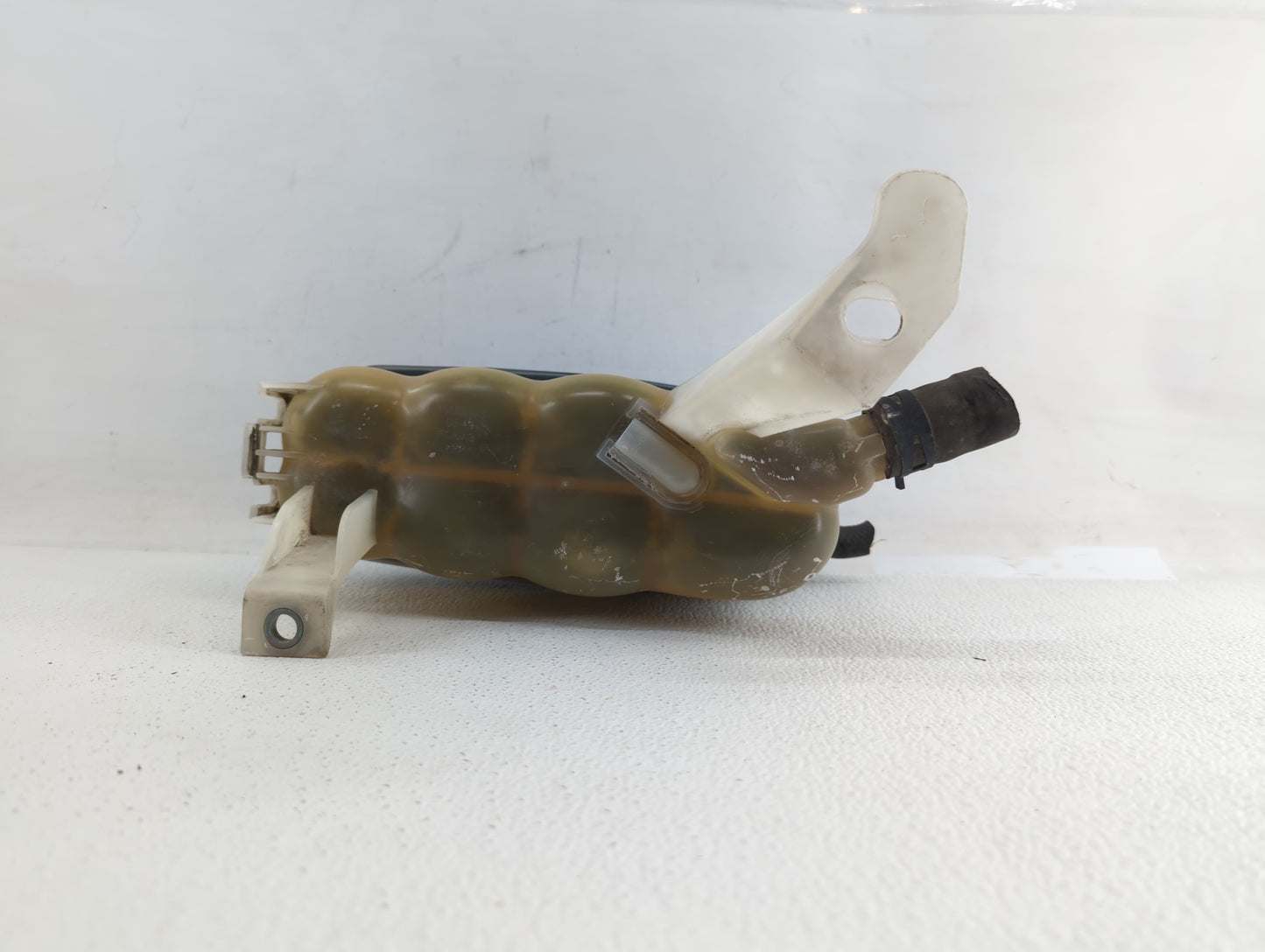 2007-2014 Gmc Yukon Windshield Washer Fluid Reservoir Bottle Oem - Oemusedautoparts1.com