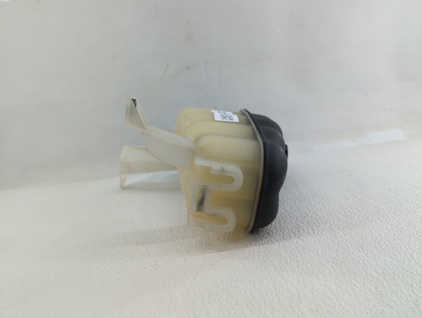 2007-2014 Gmc Yukon Windshield Washer Fluid Reservoir Bottle Oem - Oemusedautoparts1.com