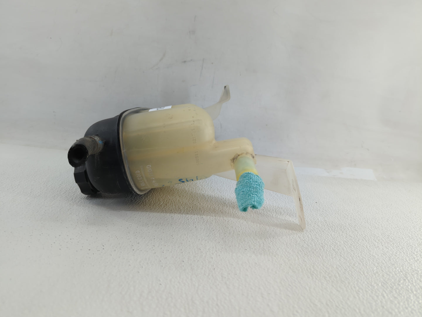 2007-2014 Gmc Yukon Windshield Washer Fluid Reservoir Bottle Oem - Oemusedautoparts1.com