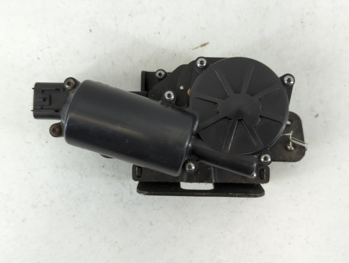 2007-2014 Gmc Yukon Tailgate Lock Latch Actuator675380 - Oemusedautoparts1.com