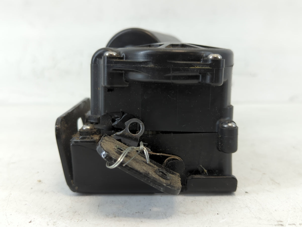 2007-2014 Gmc Yukon Tailgate Lock Latch Actuator675380 - Oemusedautoparts1.com