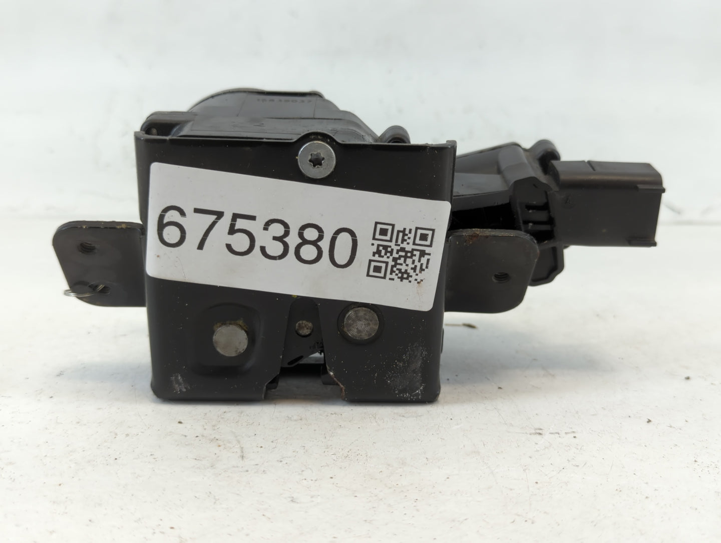 2007-2014 Gmc Yukon Tailgate Lock Latch Actuator675380 - Oemusedautoparts1.com