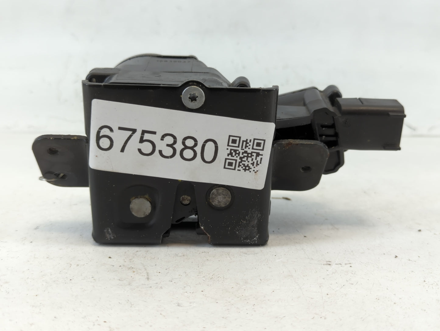 2007-2014 Gmc Yukon Tailgate Lock Latch Actuator675380 - Oemusedautoparts1.com