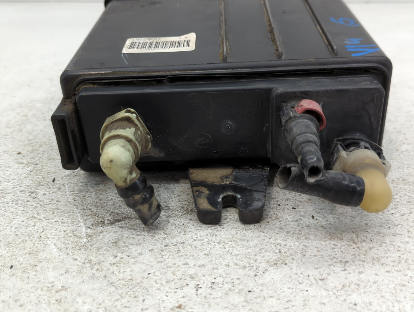 2007 Gmc Yukon Fuel Vapor Charcoal Canister - Oemusedautoparts1.com