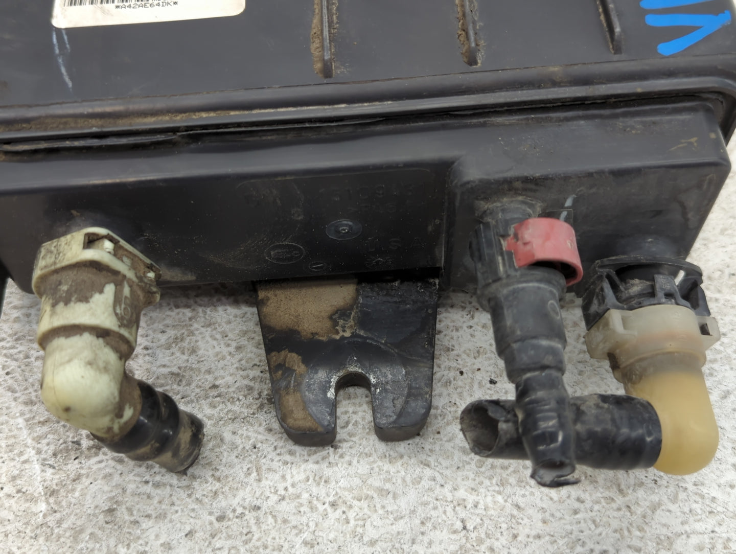 2007 Gmc Yukon Fuel Vapor Charcoal Canister - Oemusedautoparts1.com