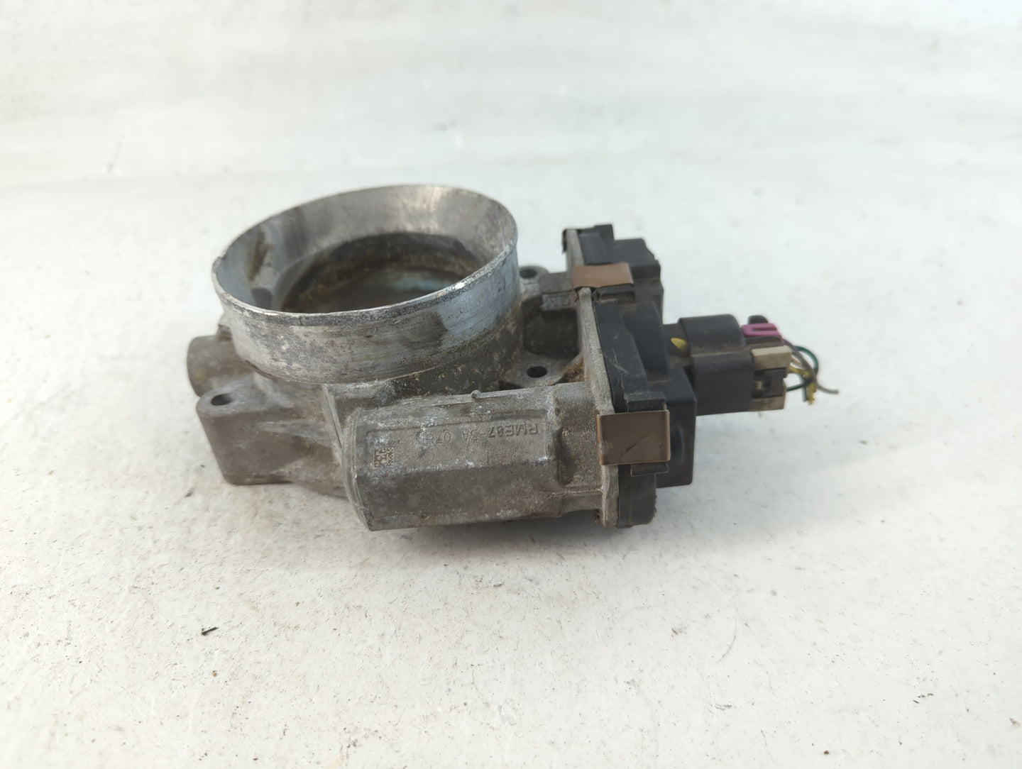 2007-2008 Gmc Yukon Throttle Body P/N:RME87-3A Fits Fits 2006 2007 2008 2009 OEM Used Auto Parts - Oemusedautoparts1.com