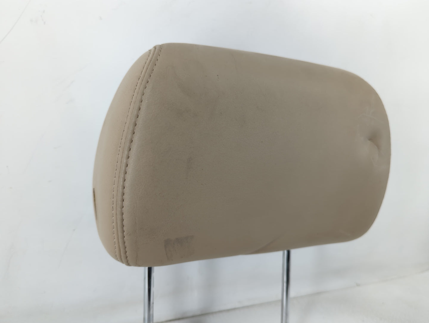 2007 Gmc Yukon Headrest Head Rest Rear Center Seat Fits OEM Used Auto Parts - Oemusedautoparts1.com