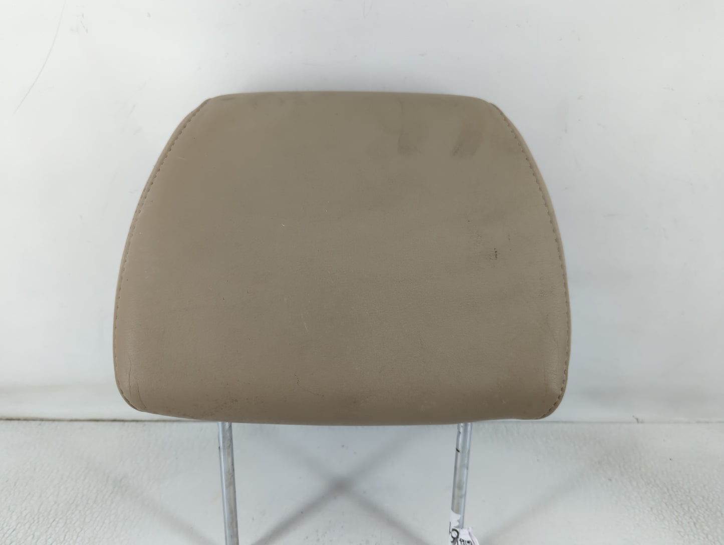 2007 Gmc Yukon Headrest Head Rest Rear Center Seat Fits OEM Used Auto Parts - Oemusedautoparts1.com