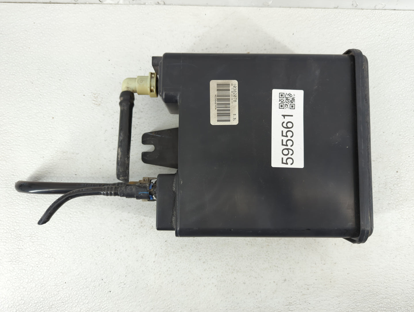 2007 Gmc Yukon Xl Fuel Vapor Charcoal Canister - Oemusedautoparts1.com