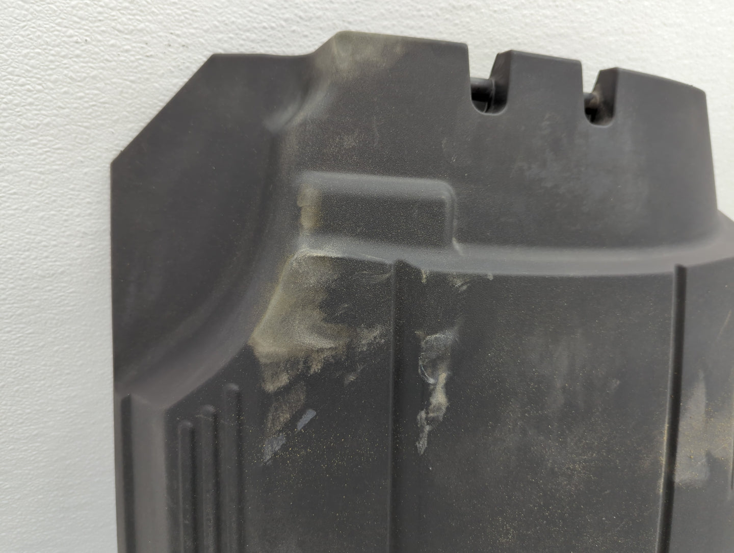 2007 Gmc Yukon Xl Engine Cover - Oemusedautoparts1.com