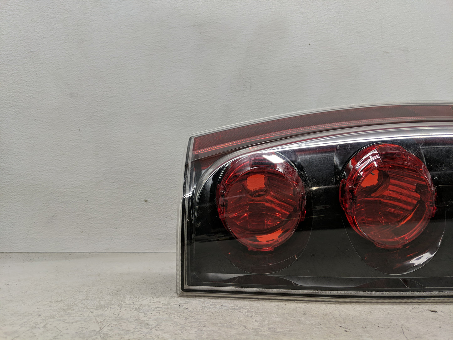 2007-2011 Gmc Yukon Xl 1500 Tail Light Assembly Passenger Right OEM Fits Fits 2007 2008 2009 2010 2011 OEM Used Auto Parts -