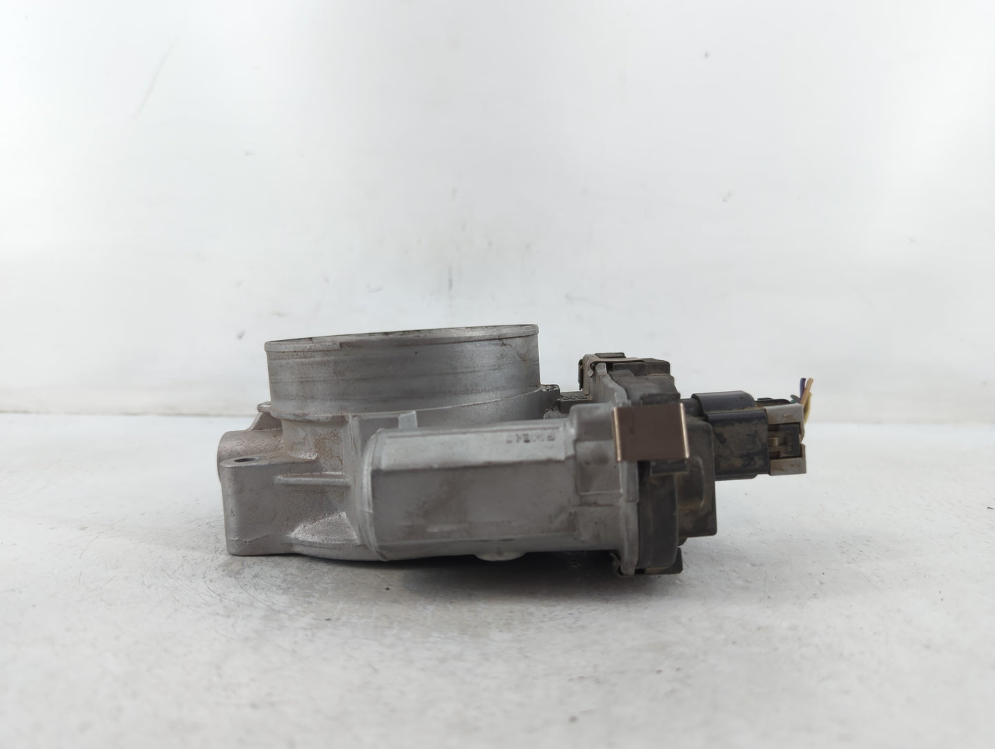 2007-2008 Gmc Yukon Xl 1500 Throttle Body P/N:6779233 20200107, 673008 Fits Fits 2006 2007 2008 2009 OEM Used Auto Parts - O