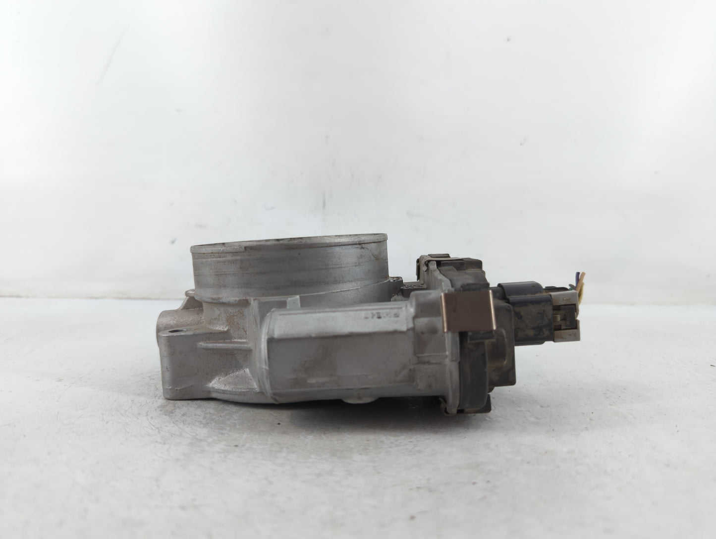 2007-2008 Gmc Yukon Xl 1500 Throttle Body P/N:6779233 20200107, 673008 Fits Fits 2006 2007 2008 2009 OEM Used Auto Parts - O