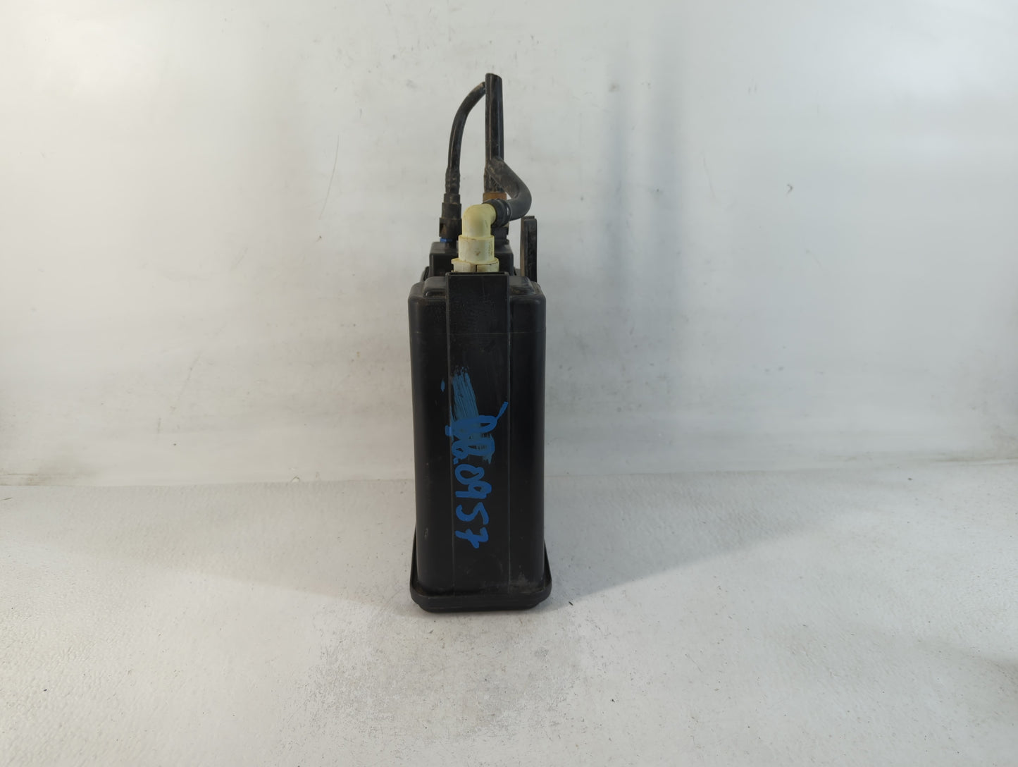 2007 Gmc Yukon Xl 1500 Fuel Vapor Charcoal Canister - Oemusedautoparts1.com