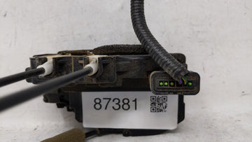 2007 Gmc Yukon Xl 1500 Left Driver Seat Belt Rear Retractor - Oemusedautoparts1.com