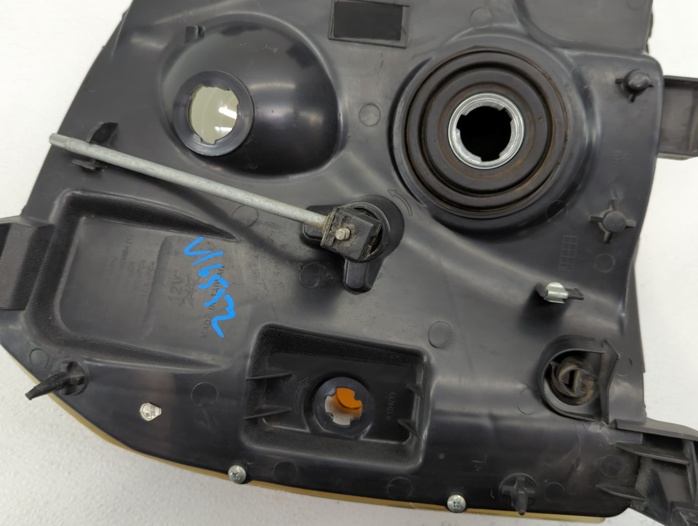 2007 Gmc Yukon Xl 2500 Tail Light Assembly Driver Left OEM Fits OEM Used Auto Parts - Oemusedautoparts1.com