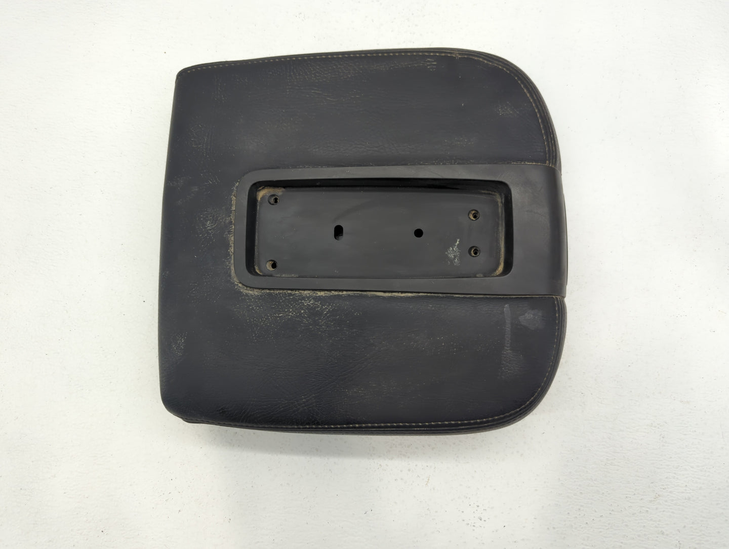 2007 Gmc Yukon Xl 2500 Center Console Armrest Cover Lid Black - Oemusedautoparts1.com