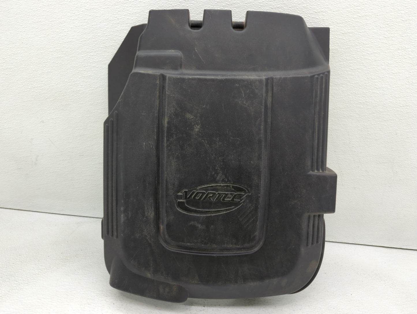 2007 Gmc Yukon Xl 2500 Engine Cover - Oemusedautoparts1.com