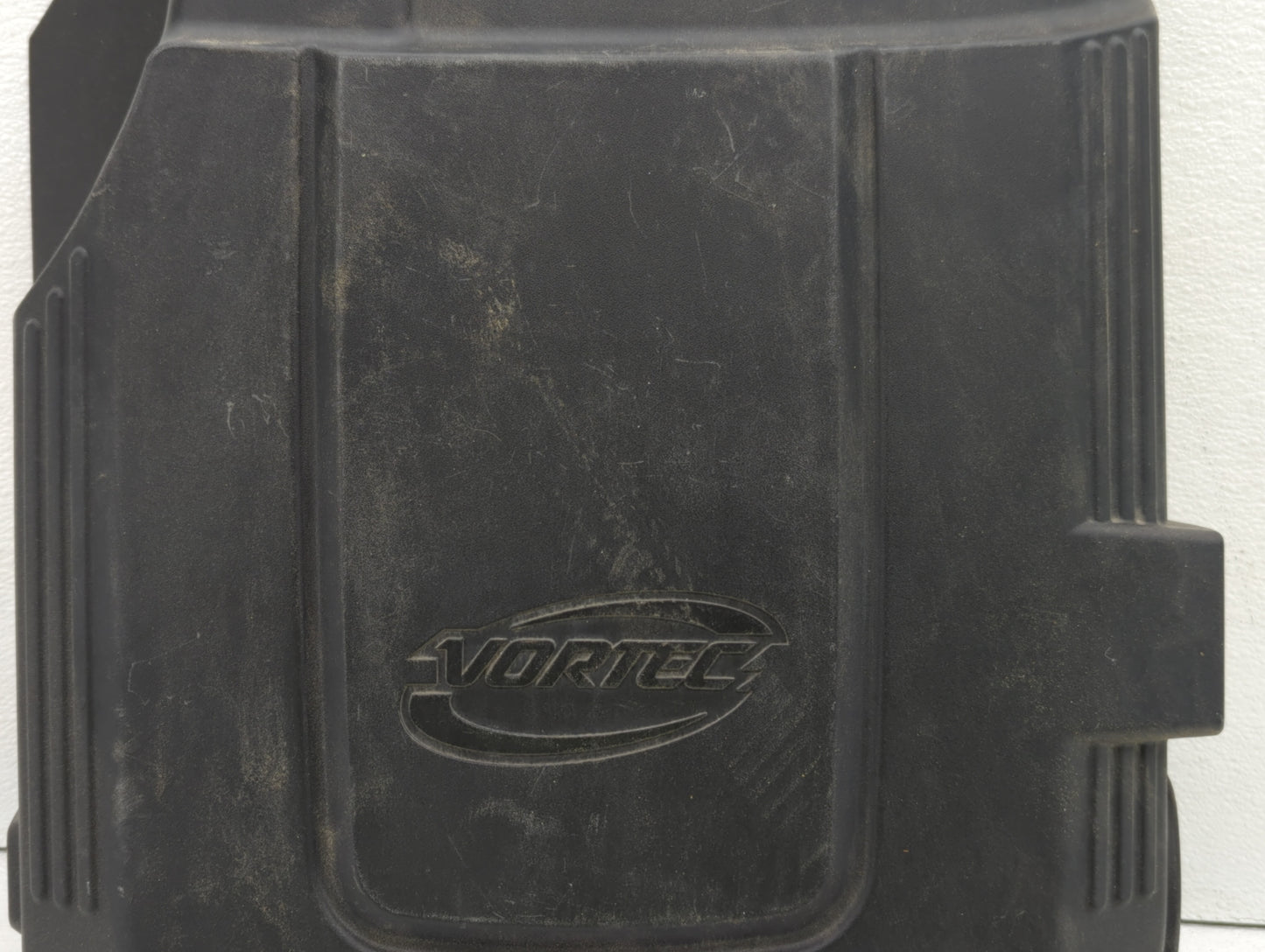 2007 Gmc Yukon Xl 2500 Engine Cover - Oemusedautoparts1.com