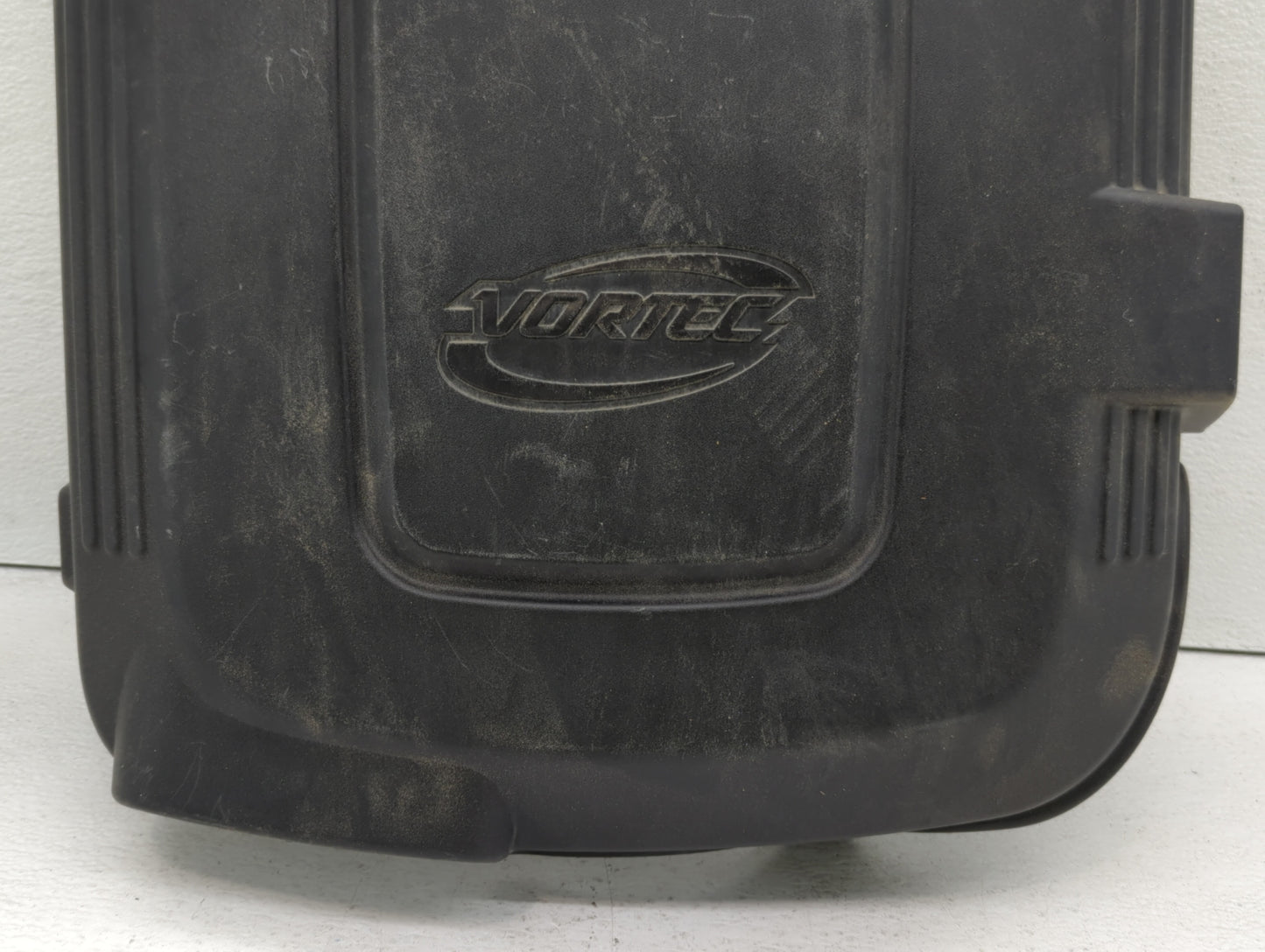 2007 Gmc Yukon Xl 2500 Engine Cover - Oemusedautoparts1.com