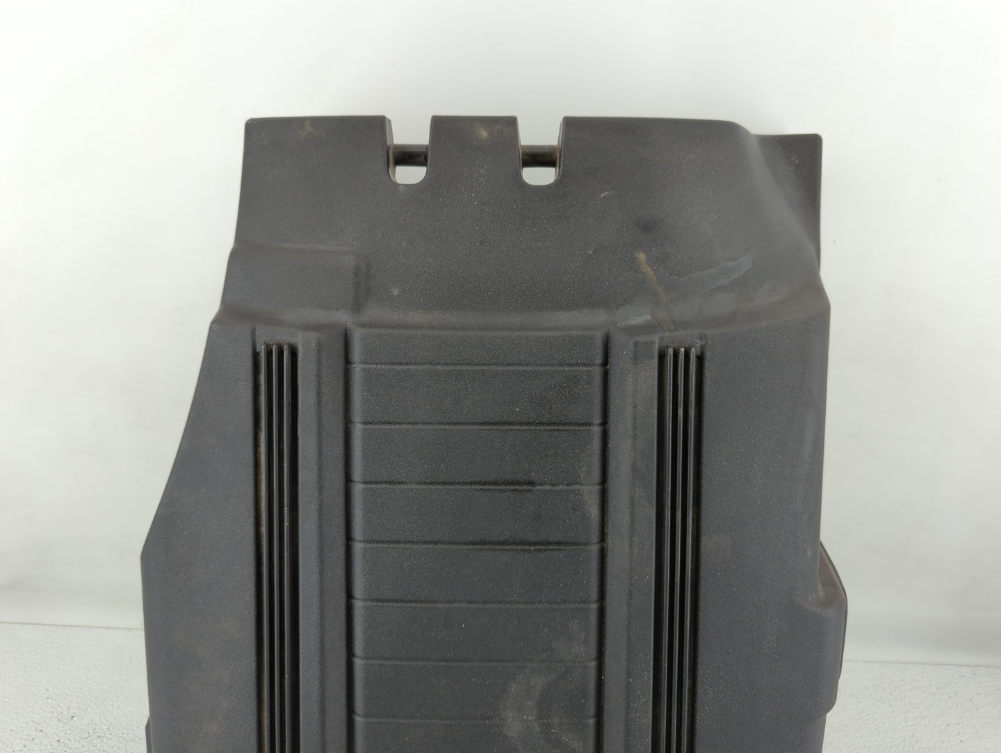 2007 Gmc Yukon Xl 2500 Engine Cover - Oemusedautoparts1.com