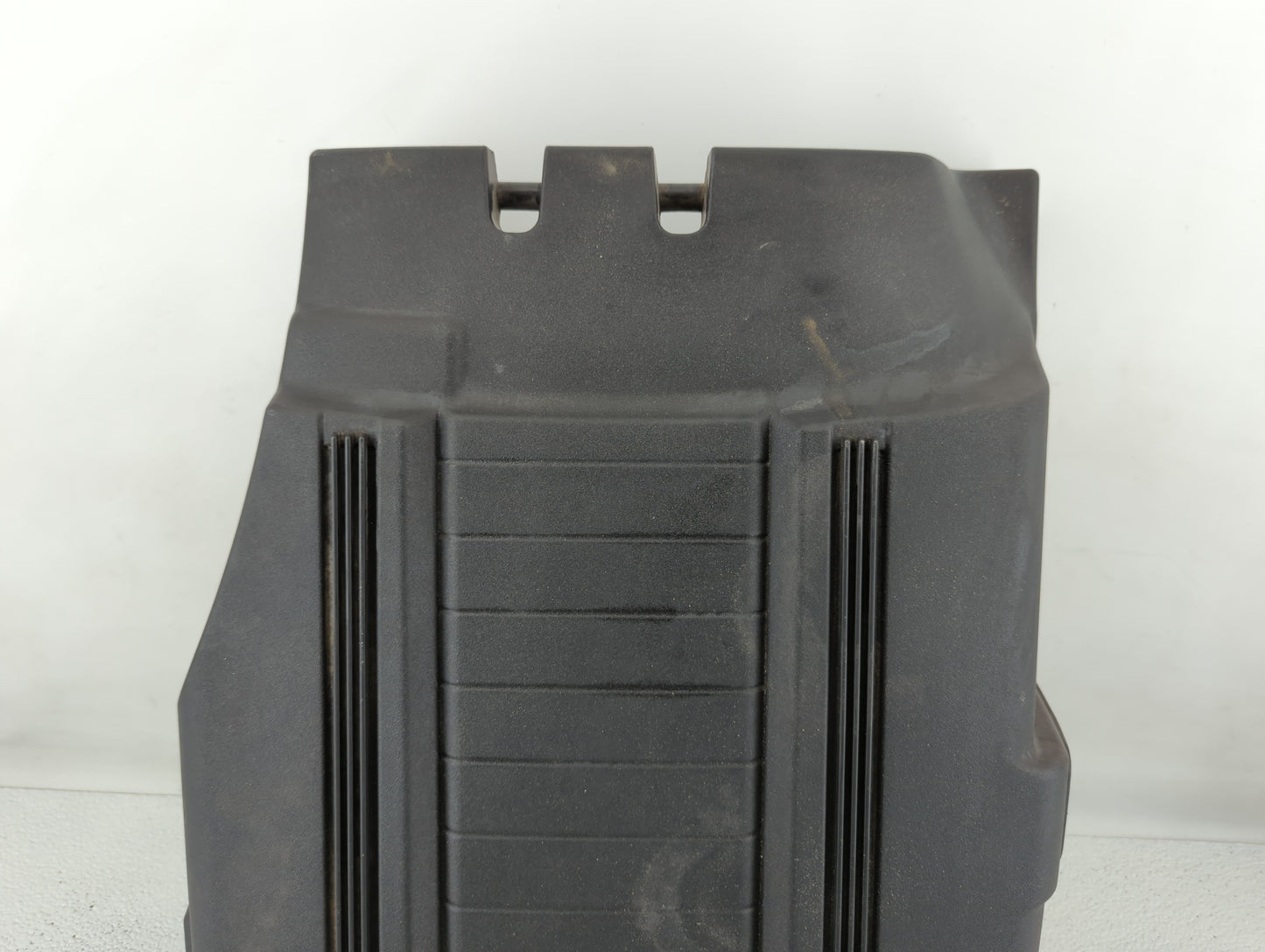 2007 Gmc Yukon Xl 2500 Engine Cover - Oemusedautoparts1.com