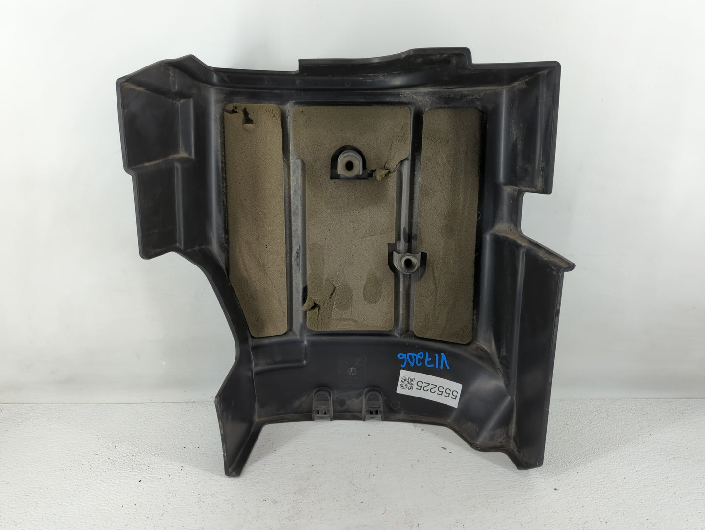 2007 Gmc Yukon Xl 2500 Engine Cover - Oemusedautoparts1.com
