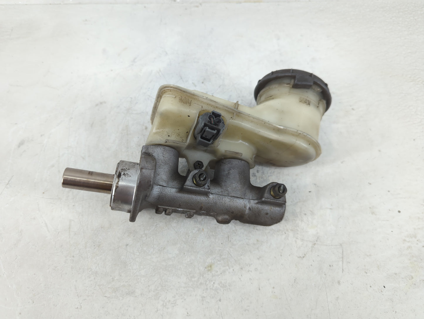 2003-2007 Honda Accord Brake Master Cylinder - Oemusedautoparts1.com