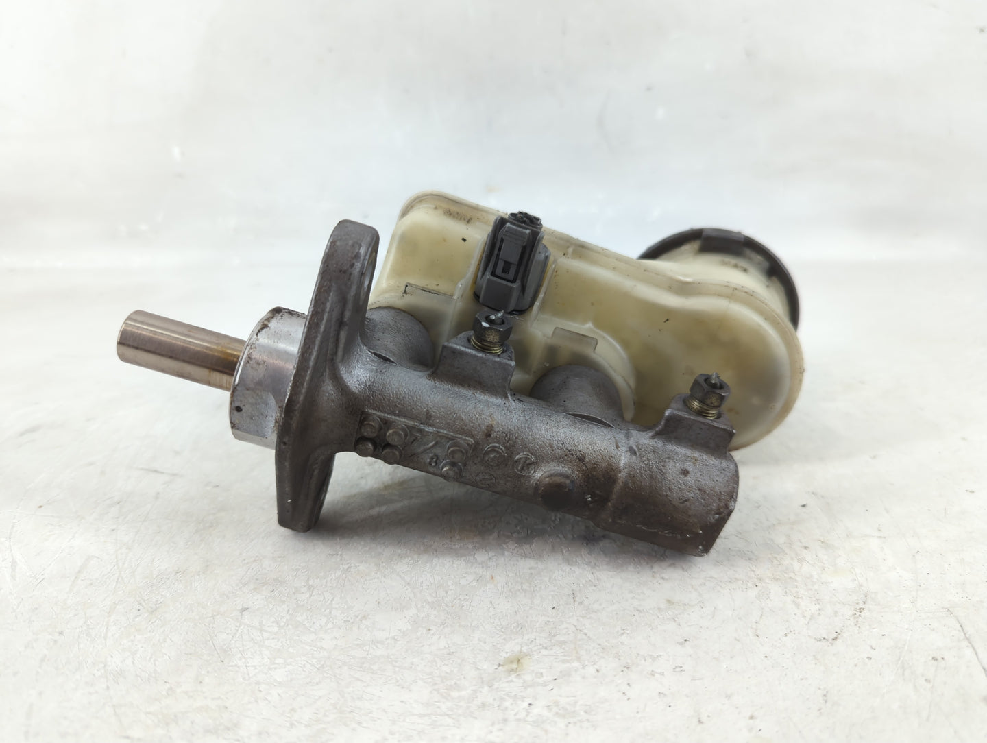 2003-2007 Honda Accord Brake Master Cylinder - Oemusedautoparts1.com