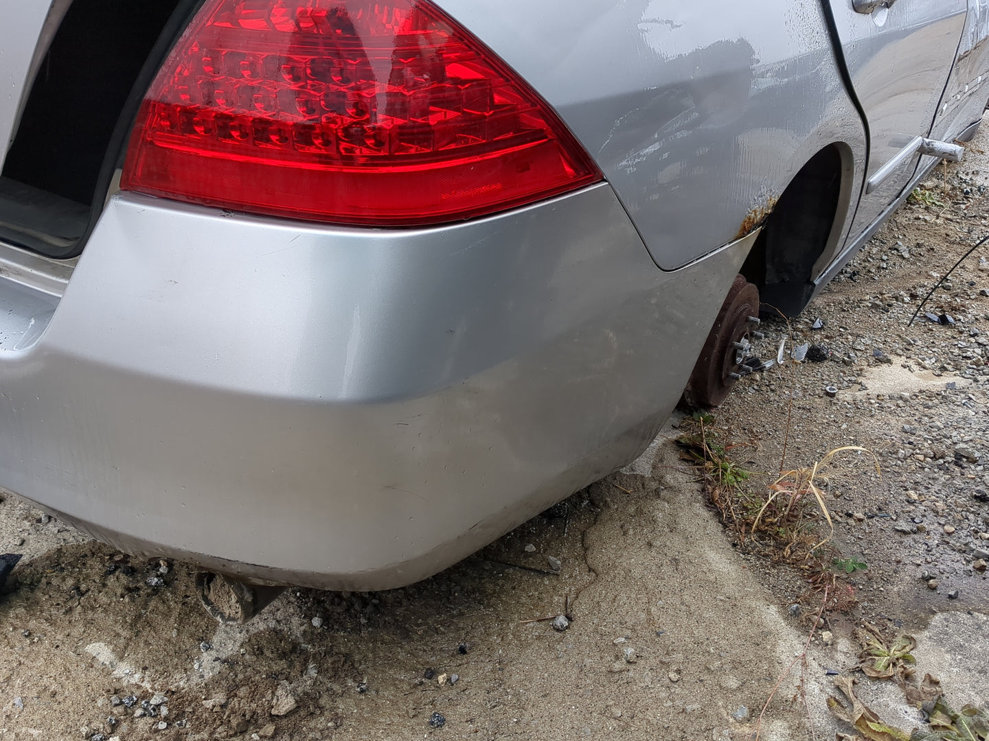 2006-2007 Honda Accord Rear Bumper Assembly Oem 1234626 - Oemusedautoparts1.com